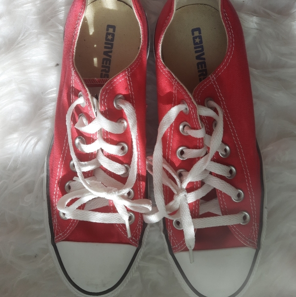 Unisex Converse size 6 MENS/8 WOMENS, Strawberry - Picture 5 of 5